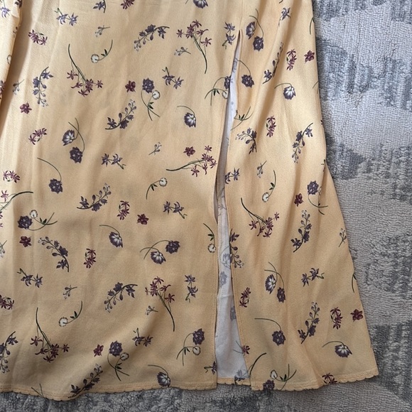 Wilfred capped sleeve square neck midi dress. Size 8. Yellow - Picture 5 of 6